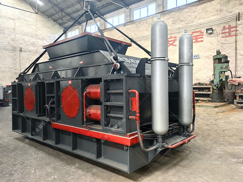 時產100噸和200噸的石灰石生產線，選擇的液壓對輥制砂機有何不同？